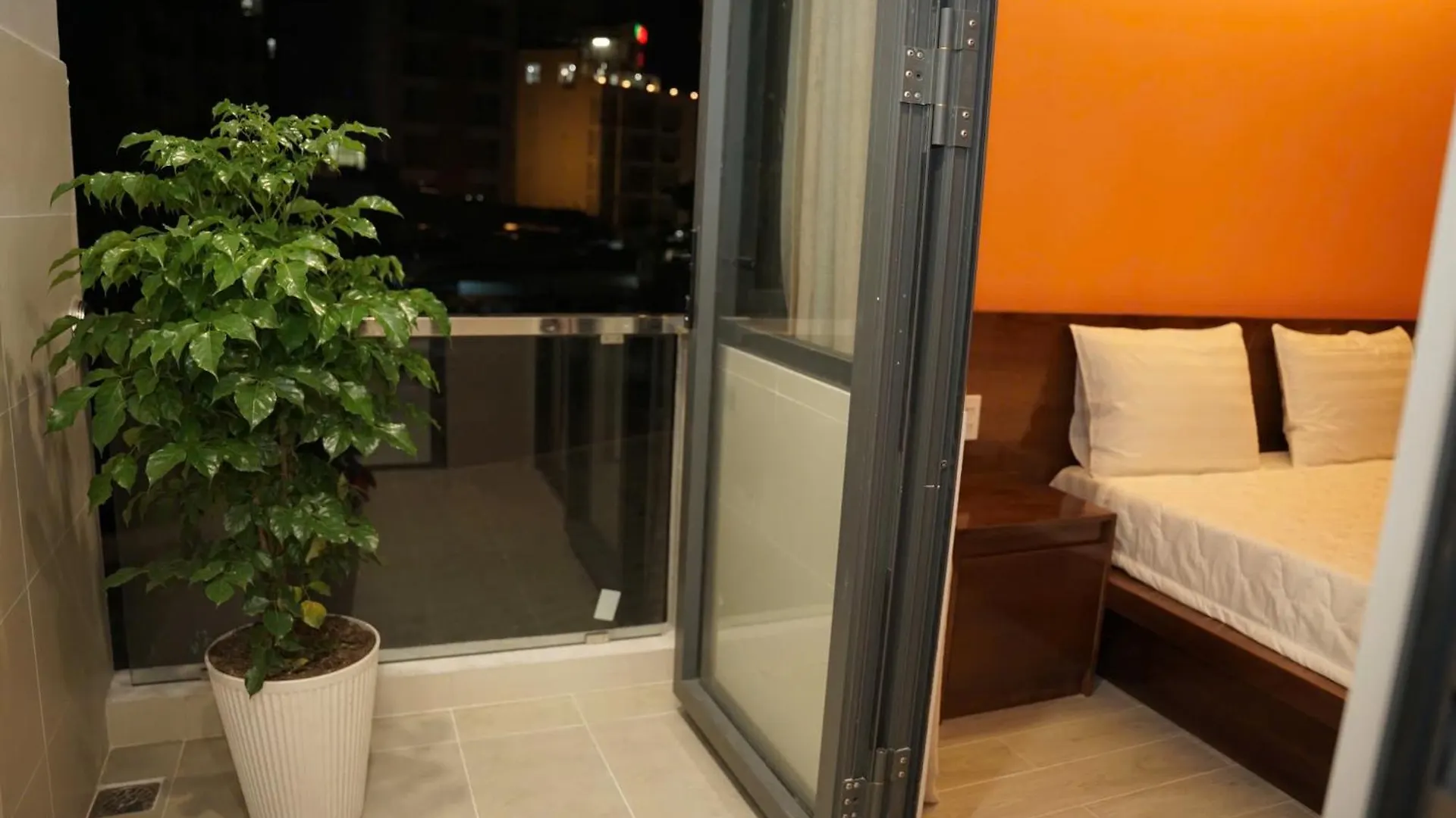 Cho Thue Nguyen Can -You Homestay - Phu Hop Tu 6-8 Khach - Cach Bai Sau 200M - 3 Phut Di Bo Ra Bien Vung Tau Vietnam
